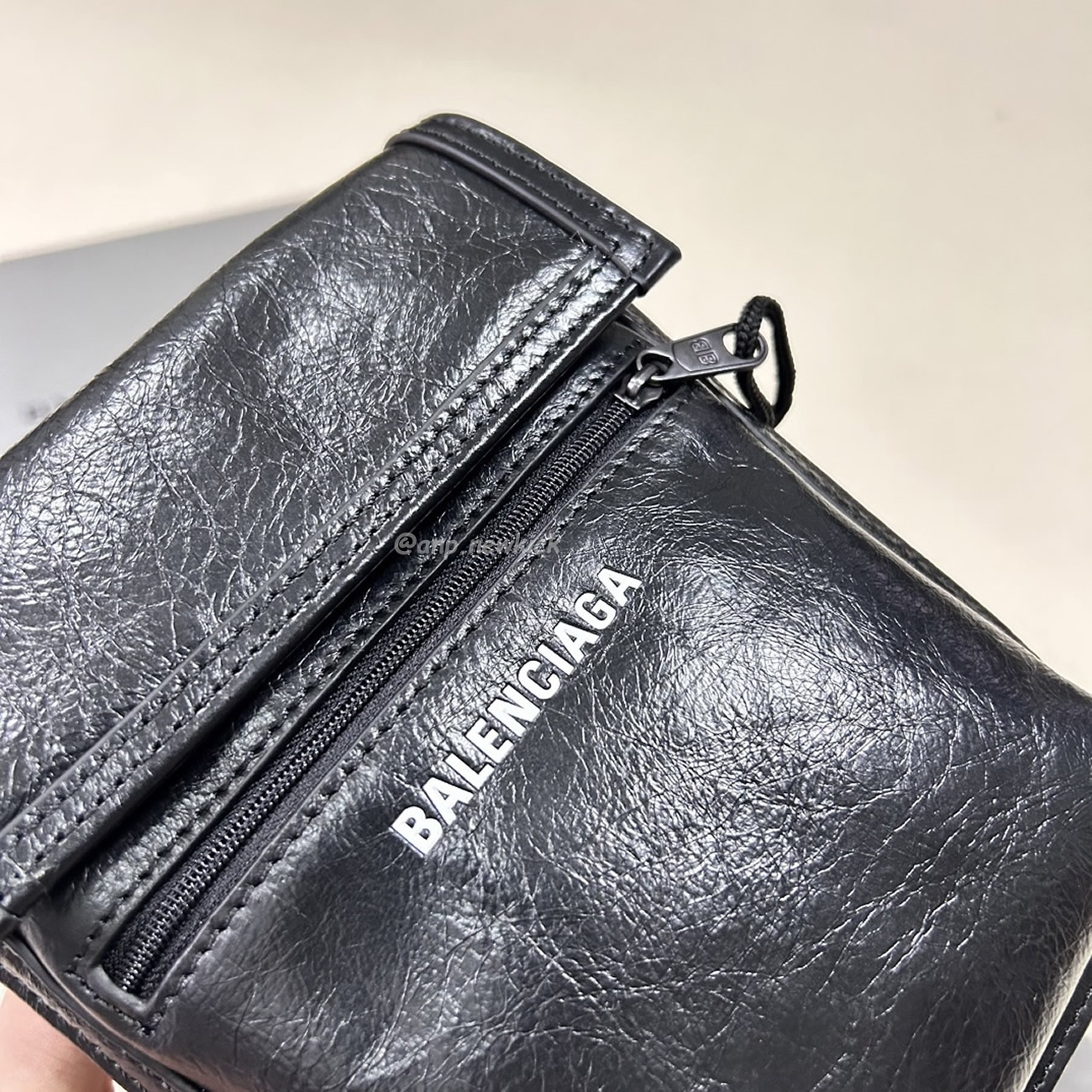 Balenciaga Explorer Arena Cracked Leather Messenger Bag Black (10) - newkick.cc